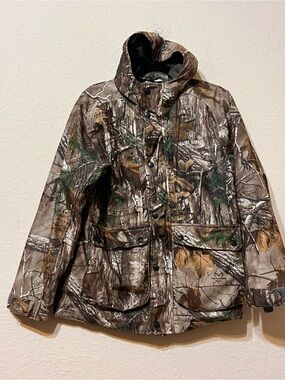Youth, large jacket game winner in real tree camo GUC
